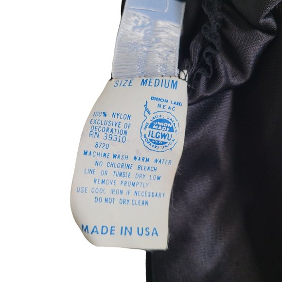 Vintage Black Silky Nylon and Lace Trim Baby doll and Robe Lingerie Lady Cameo - Picture 9 of 11